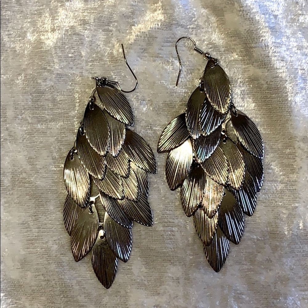 Earrings silver approx. 3in. Tiny leaves design